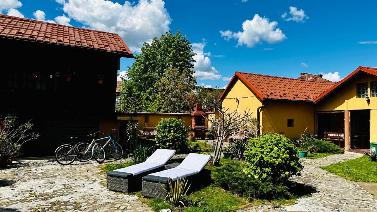Leto House Târgu Jiu Exterior foto